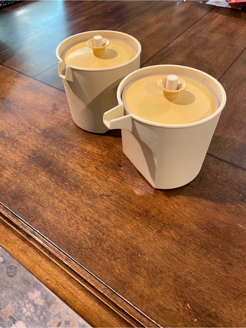 Vintage Tupperware Set of Cream and sugar Yellow Plastic Pouring Cups with Lids